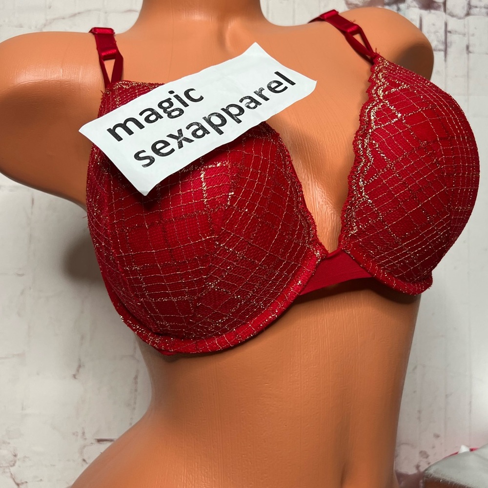 SALE🎉 VS 32DD VERY SEXY LINED DEMI BRA IRIDESCENT SHINE CUT OUT RED MESH